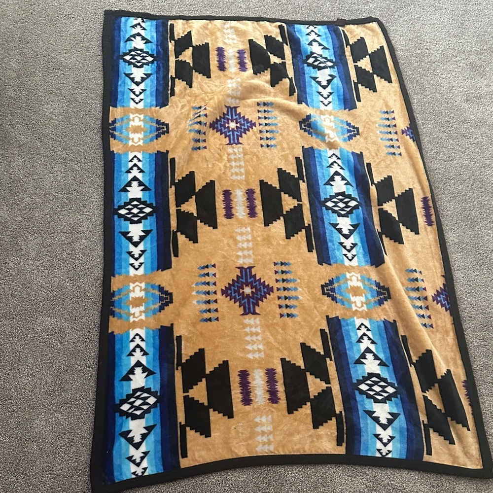 Southwestern Geometric Pattern Blanket - Blue & Tan